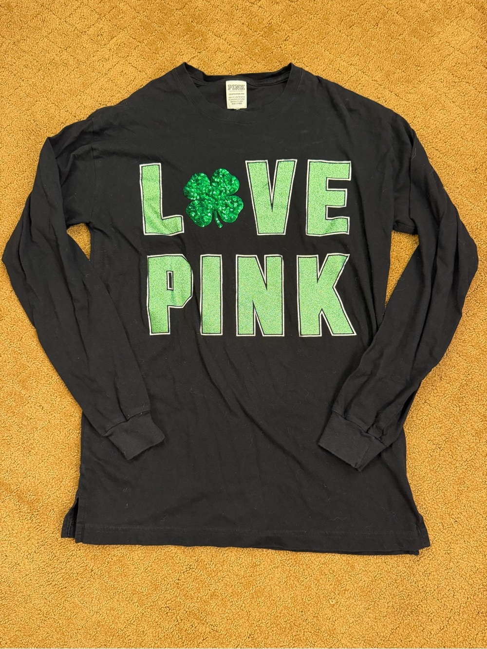 PINK Women’s Black/Green Shamrock Graphic Long Sleeve Tee Crew Neck Size XS